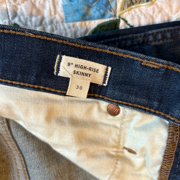 Madewell 9” high skinny size 30 distressed pocket - Picture 7 of 11